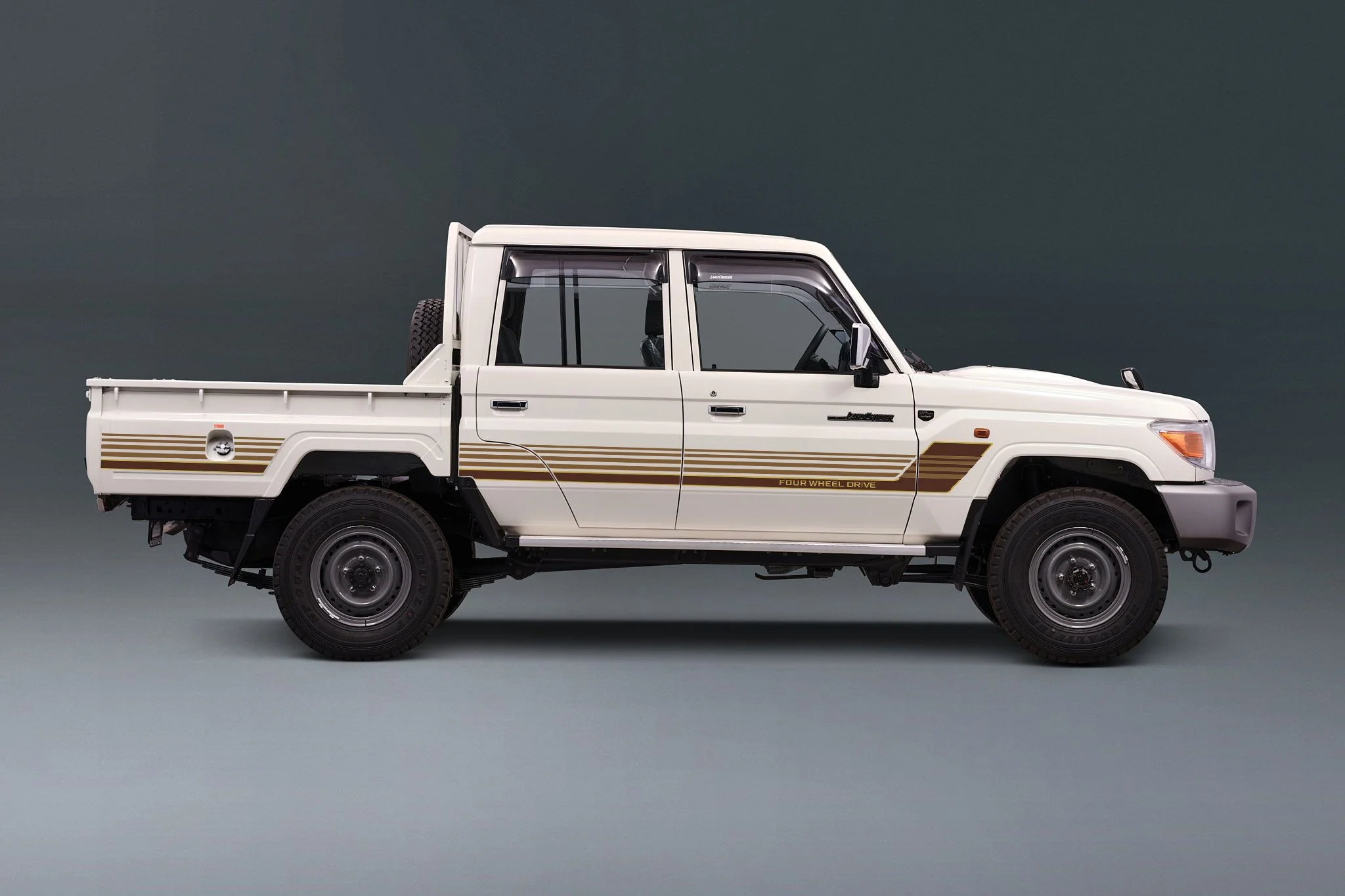 Decal Body Stripe Kit (Townsville) - 79 Series Dual Cab (2012-) - Image 18
