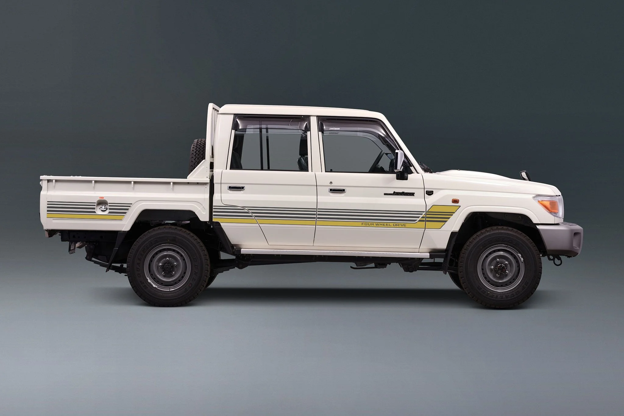 Decal Body Stripe Kit (Townsville) - 79 Series Dual Cab (2012-) - Image 21